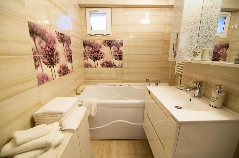 Bota Apartments - Housity