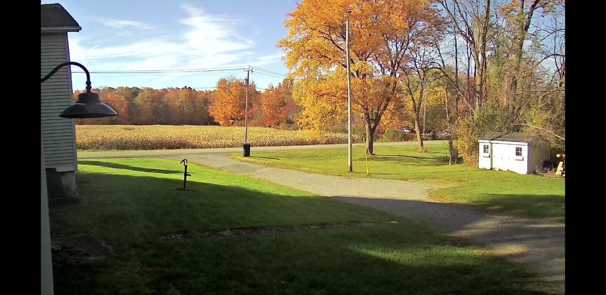 The Shepard Farmhouse on Acreage, a Private House - Housity