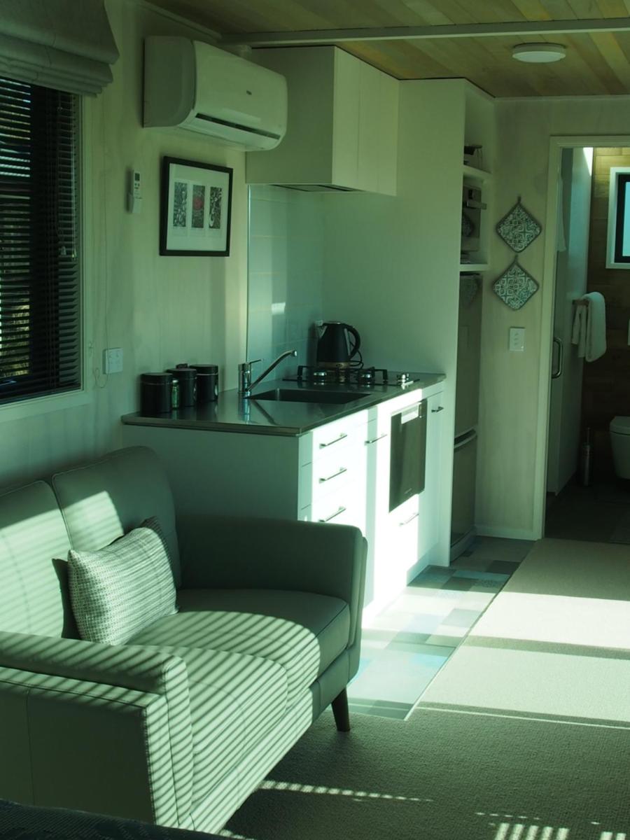 Boutique Tiny House - Te Anau Country Accommodation - Hizvo