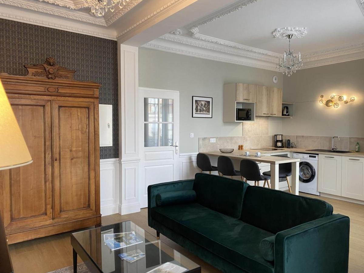 Appartement Équipé avec Balcon au Cœur de Vichy - Proche Thermes et Commerces - FR-1-489-362 - Housity