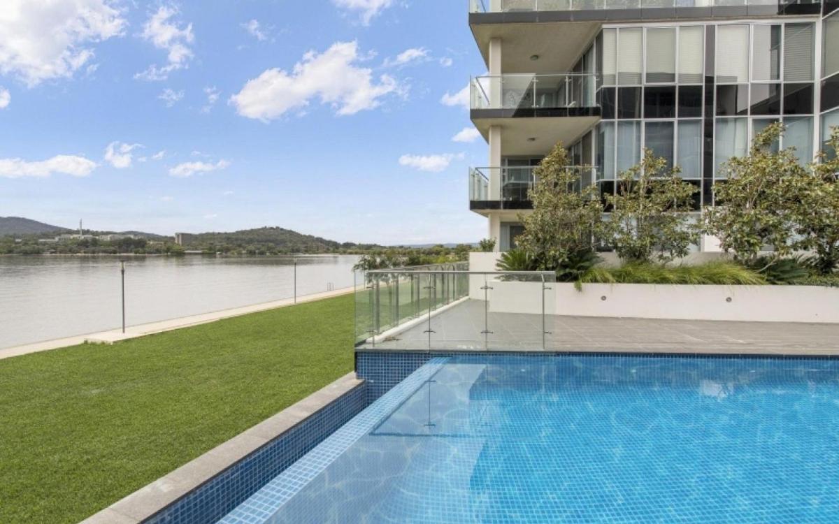 Suitetrails - Lakefront Apartments Kingston ACT