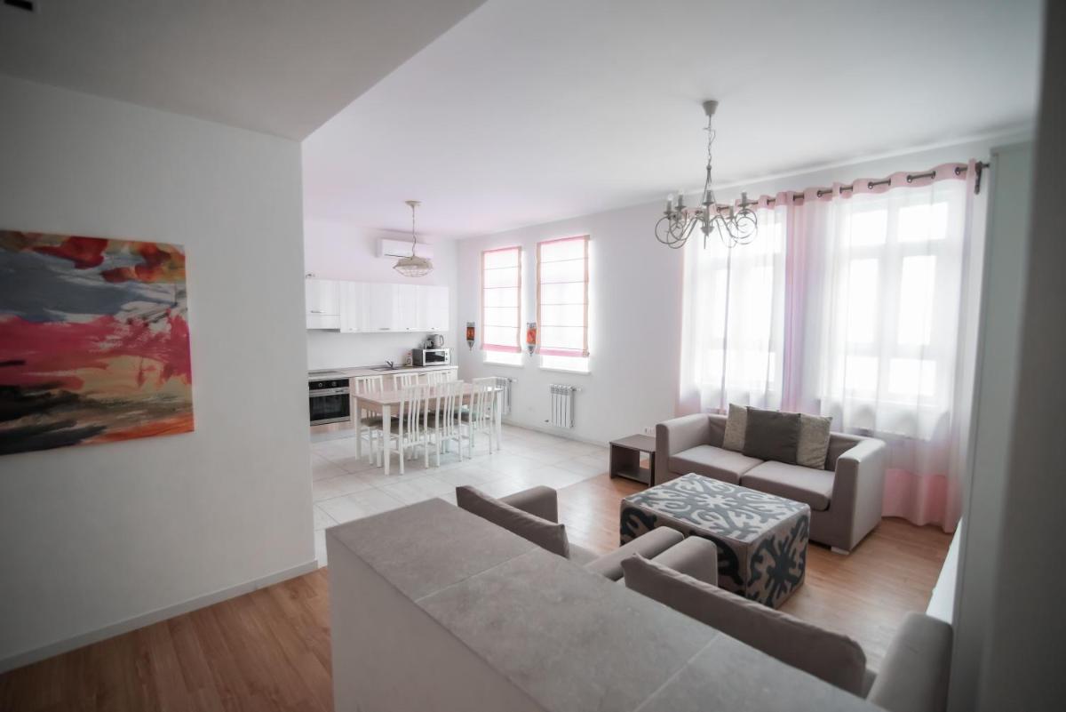 The Arc Residence - Housity
