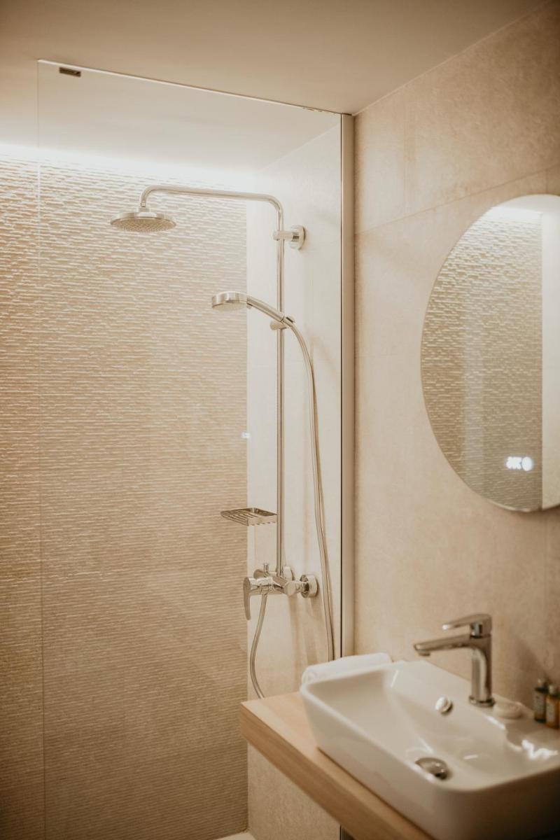 Un baño de Portomar Apartments - 4-Star Superior Hotel