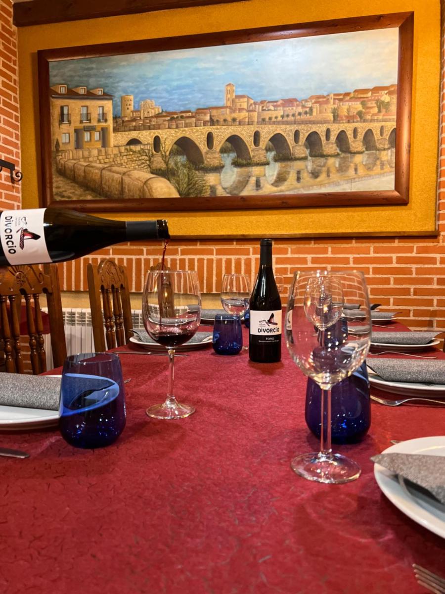 Hotel Puente de Piedra - Housity
