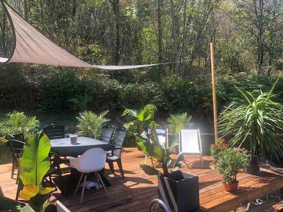 Villa avec piscine, terrasse, jardin et vue… - Housity