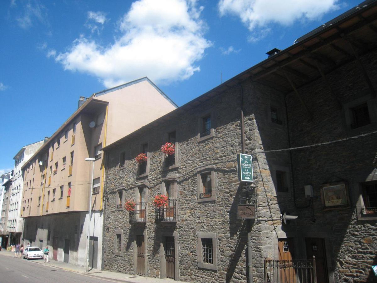 Hostal De Montaña La Aldeya - Housity