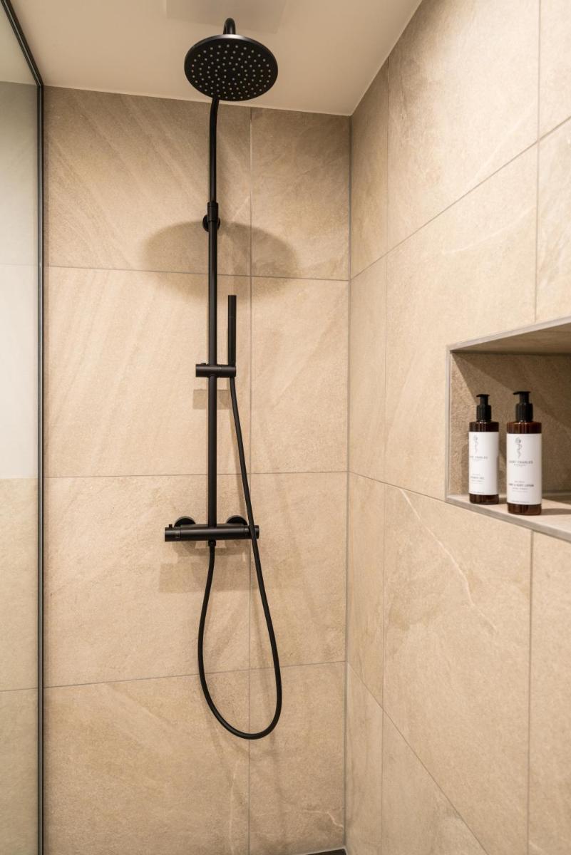 Black F Tower - Serviced Apartments - Housity