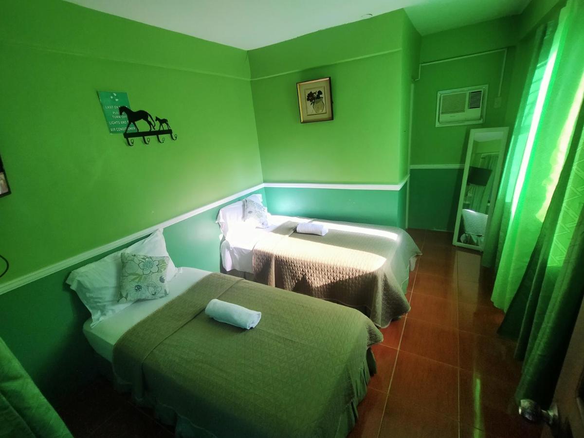 Santimart Backpackers Coron - Housity