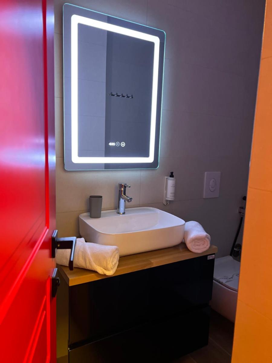 KONI's Studio Apartments - Housity