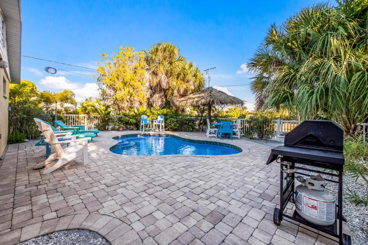 Anna Banana 501 N Shore Dr - Housity