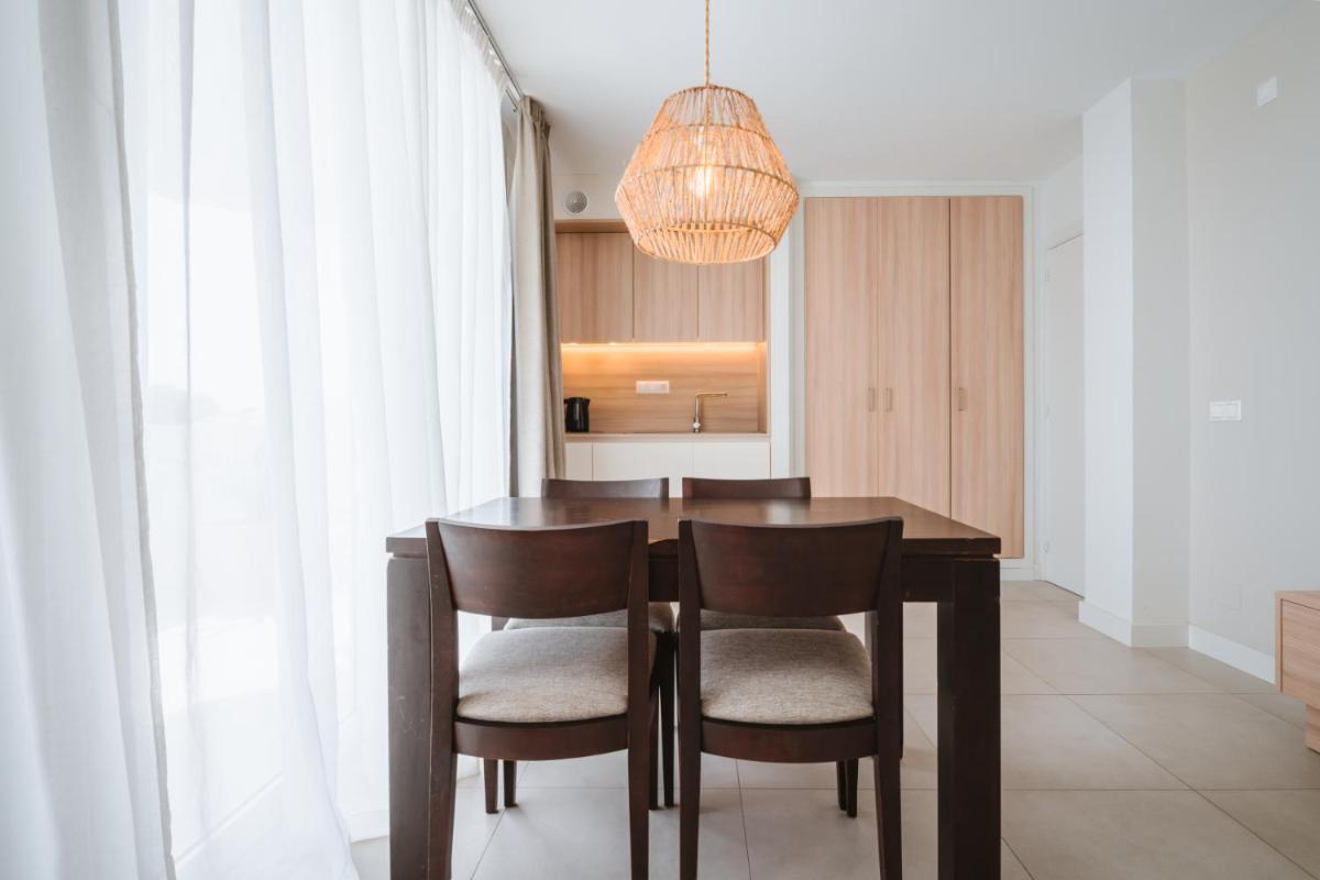 Imagen de la galería de Portomar Apartments - 4-Star Superior Hotel, en Portocolom
