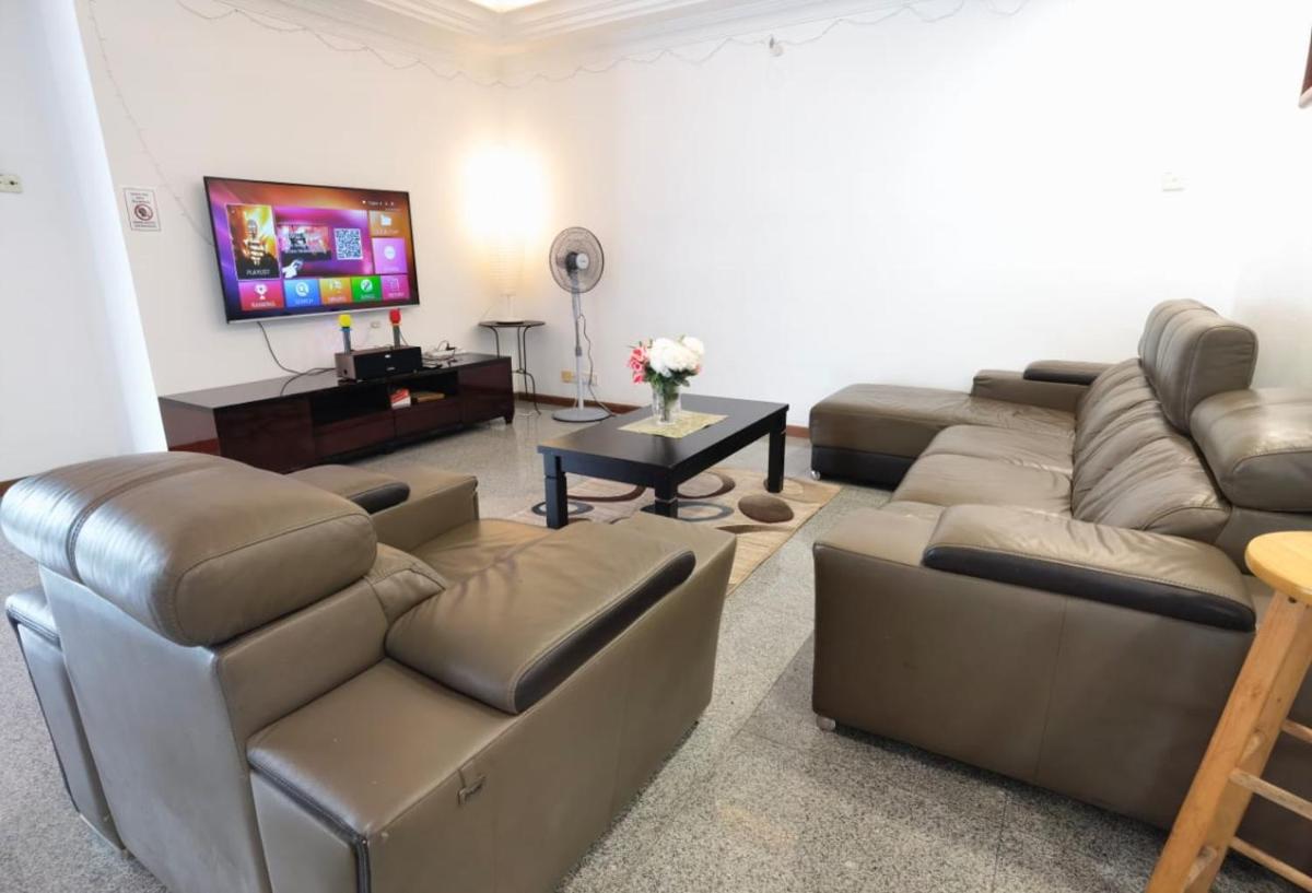 Suitetrails - Jb City 5 Bedroom semi-d Near ksl,mid valley ,berjaya waterfront