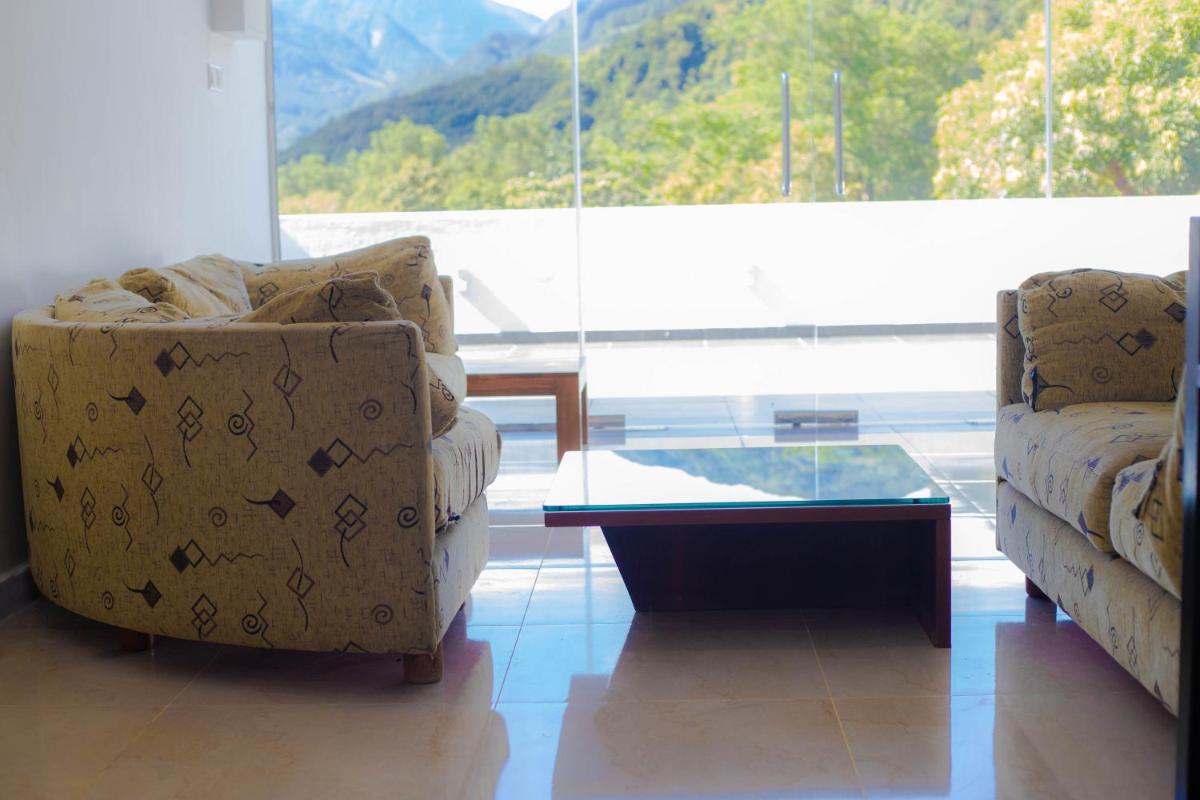 CRYSTAL RIVERSTON DECK - Housity