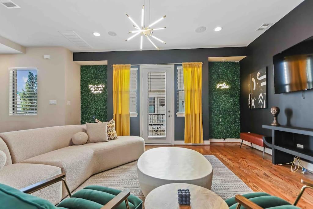 The Suite Spot III Downtown Lux Near Minute Maid - Housity