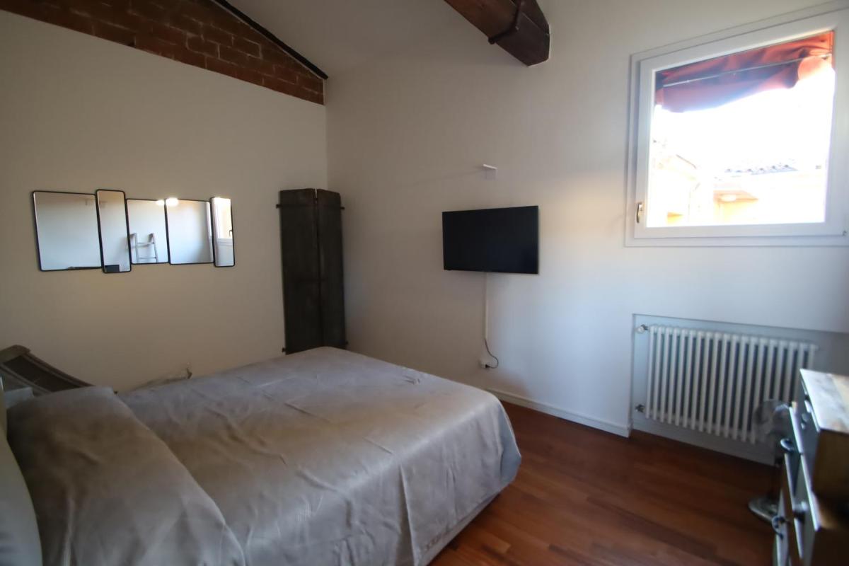 CHARME Appartamento immerso tra le mura bolognesi - Housity