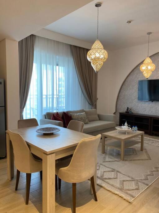 Moroccan-Inspired 1-bedroom apartment in Yas Island - Hizvo