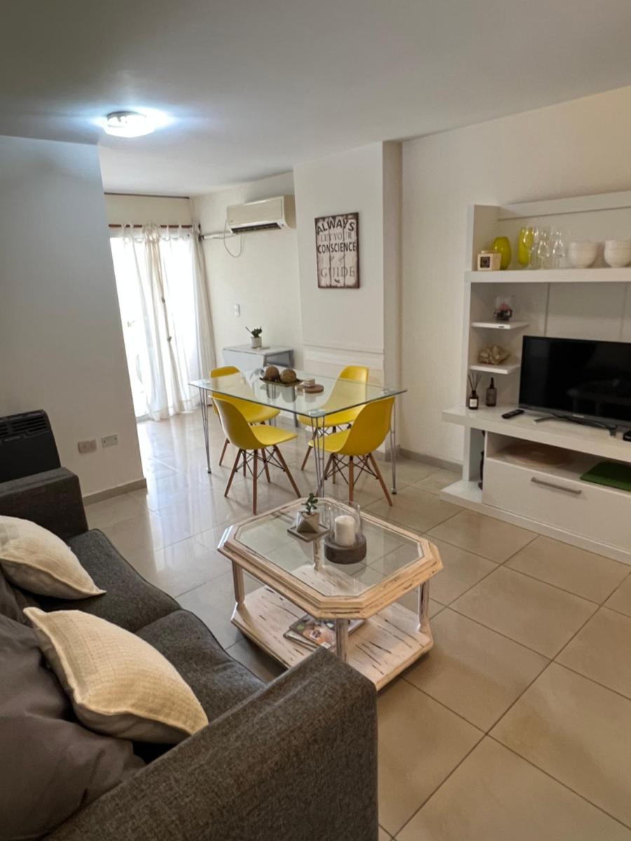 Departamento en pleno centro en complejo con Pileta y Gimnasio - Housity