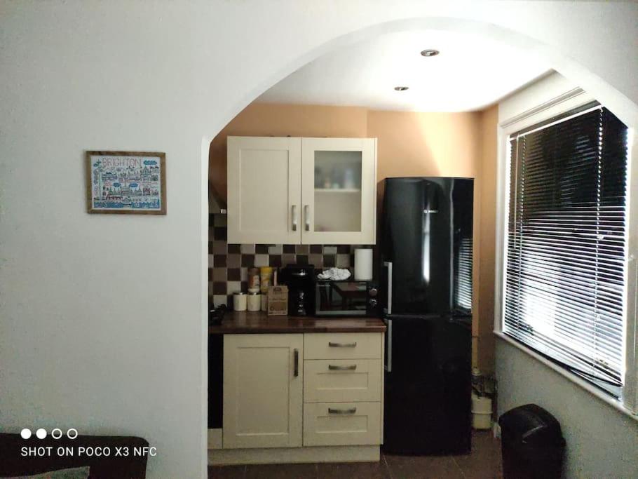 Lovely & bright 1 bedroom apartment near the beach - Hizvo