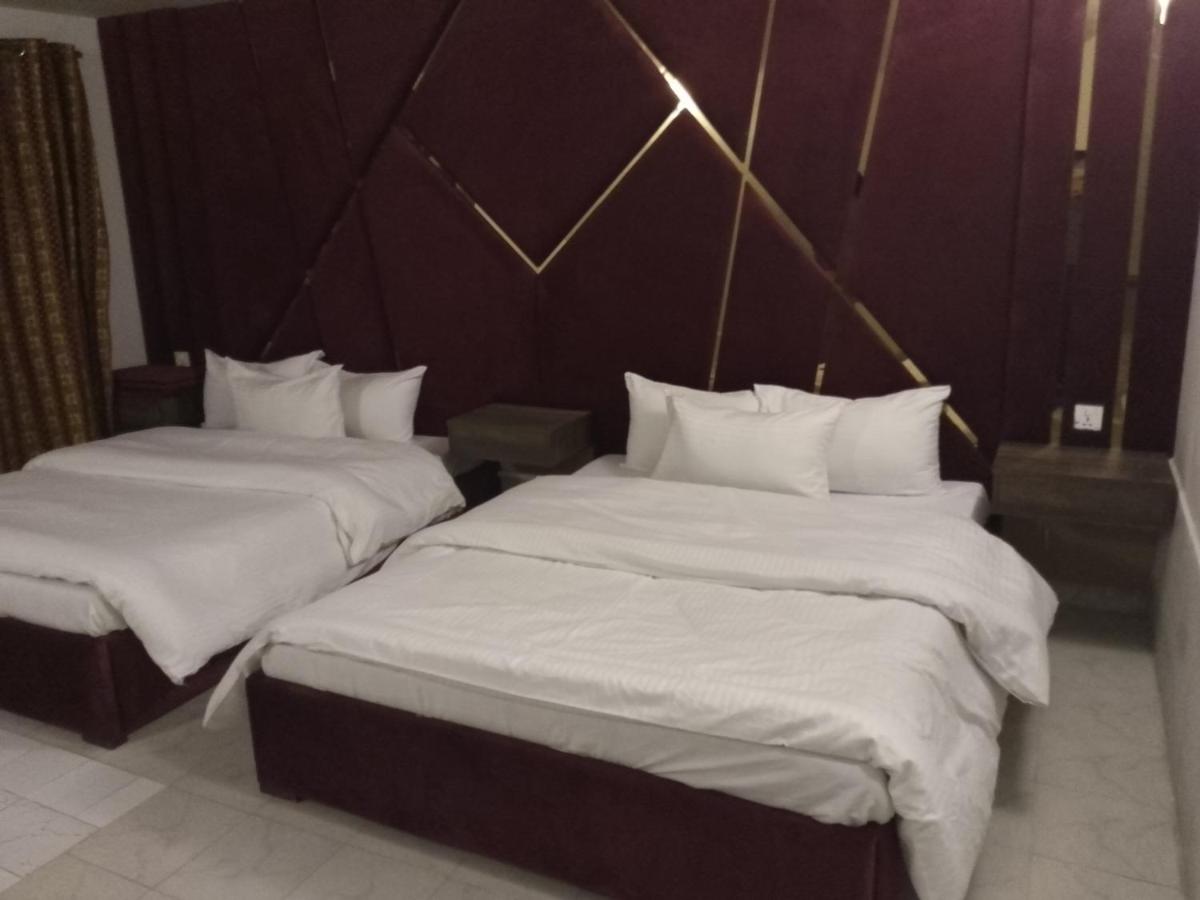 Grand Heights Hotel - Housity
