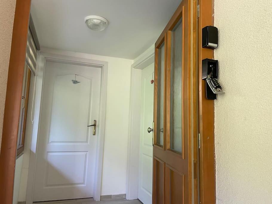 Srní- Červený byt/ dvojdomek u hotelu Vydra - Housity