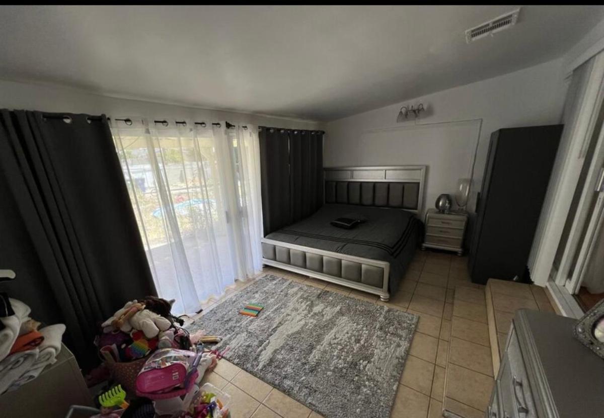 Suitetrails - Spacious house near Burbank Airport