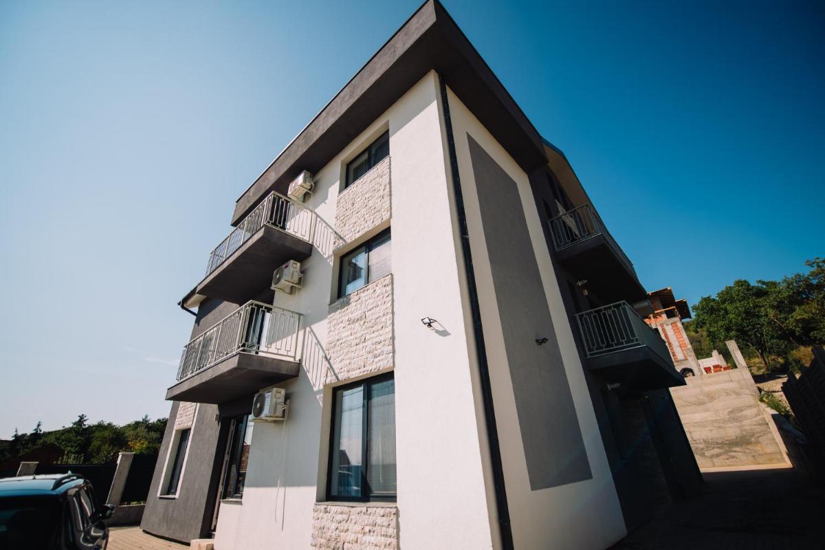 Dream House Apartments - Housity