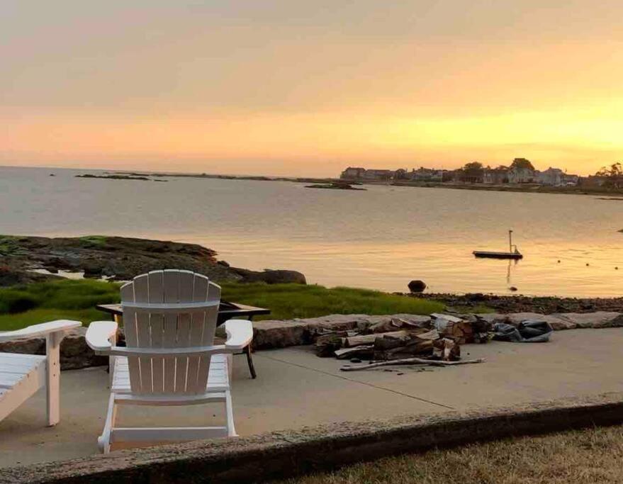 Direct Waterfront 4 Bedroom Beach House With Stunning LI Sound Views & Private Beach - Housity