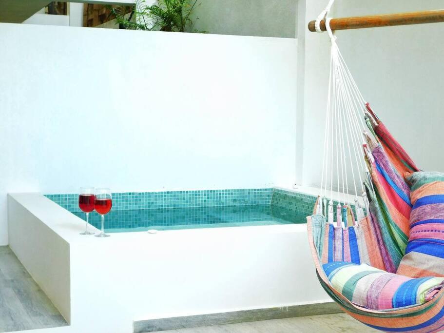 Suitetrails - Spacious Studio Apartment with Private Pool