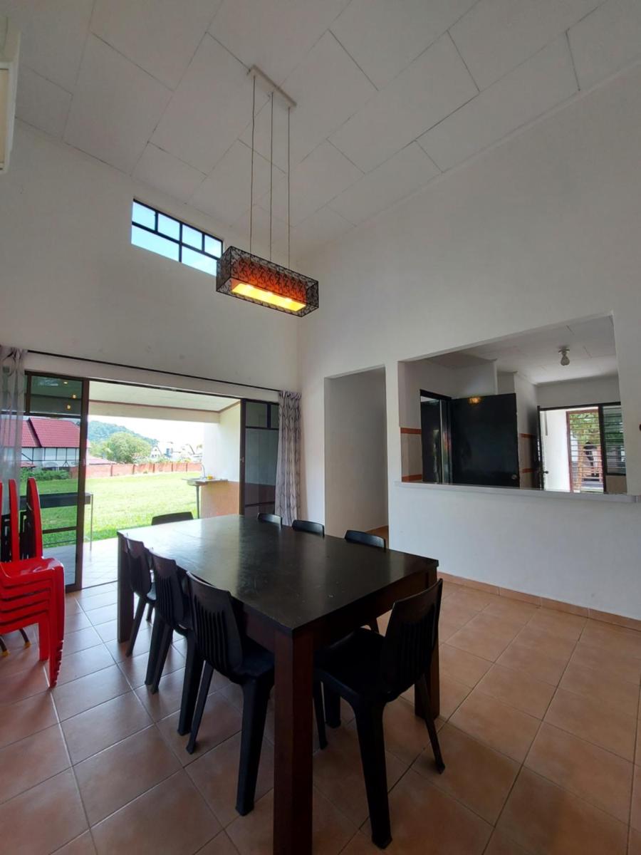 Holiday Villa Famosa - Housity