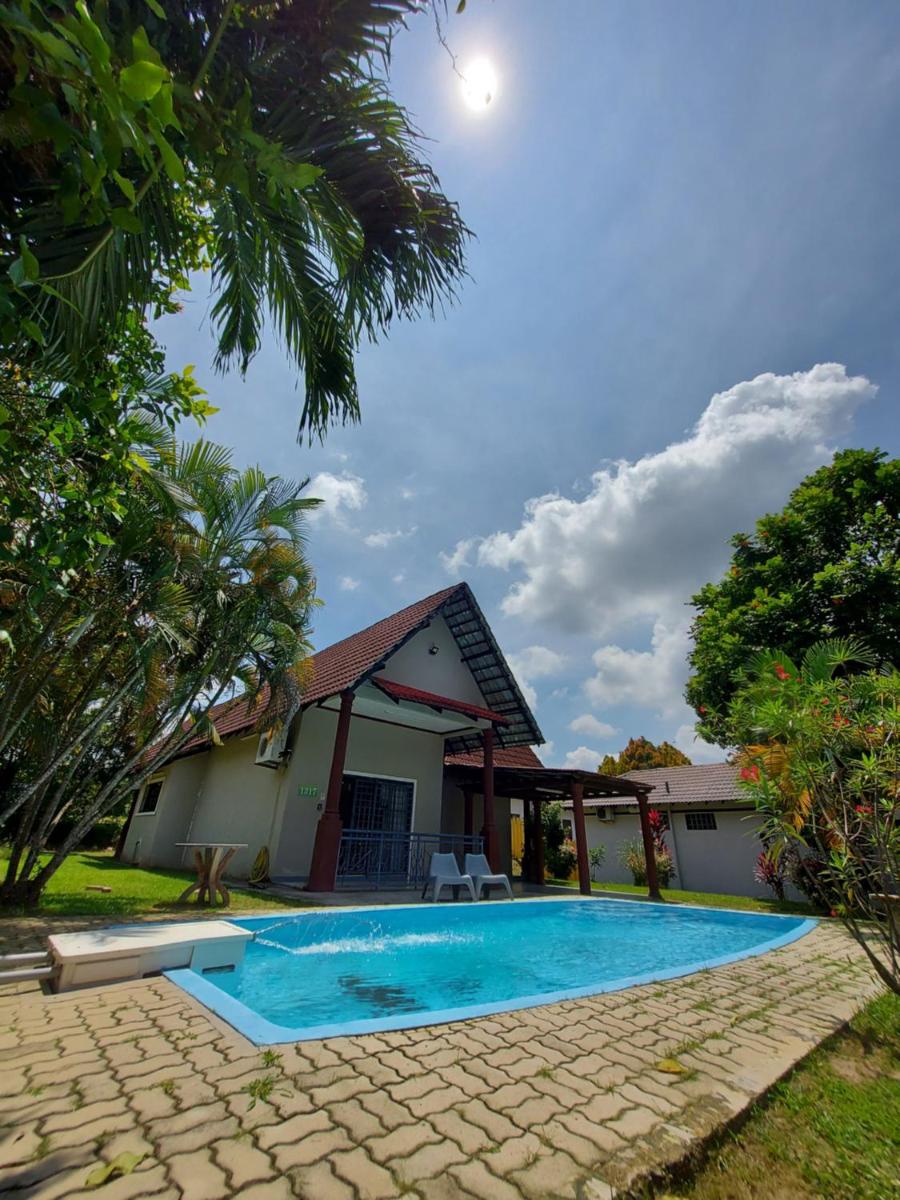 Holiday Villa Famosa - Housity