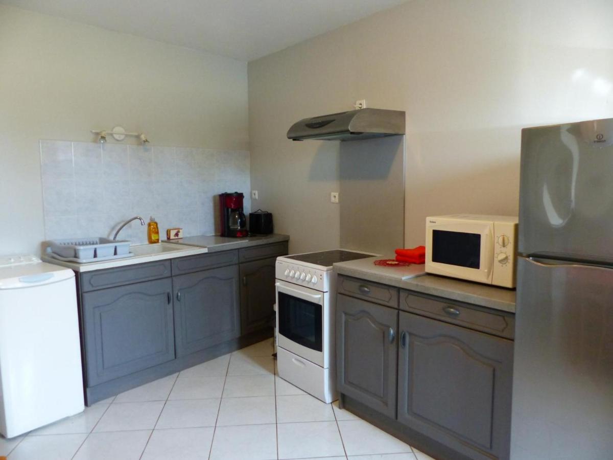 Charmante maison rénovée avec cour, proche bourg, WiFi, jardin clos, animaux acceptés, à Louchy-Montfand - FR-1-489-178 - Housity