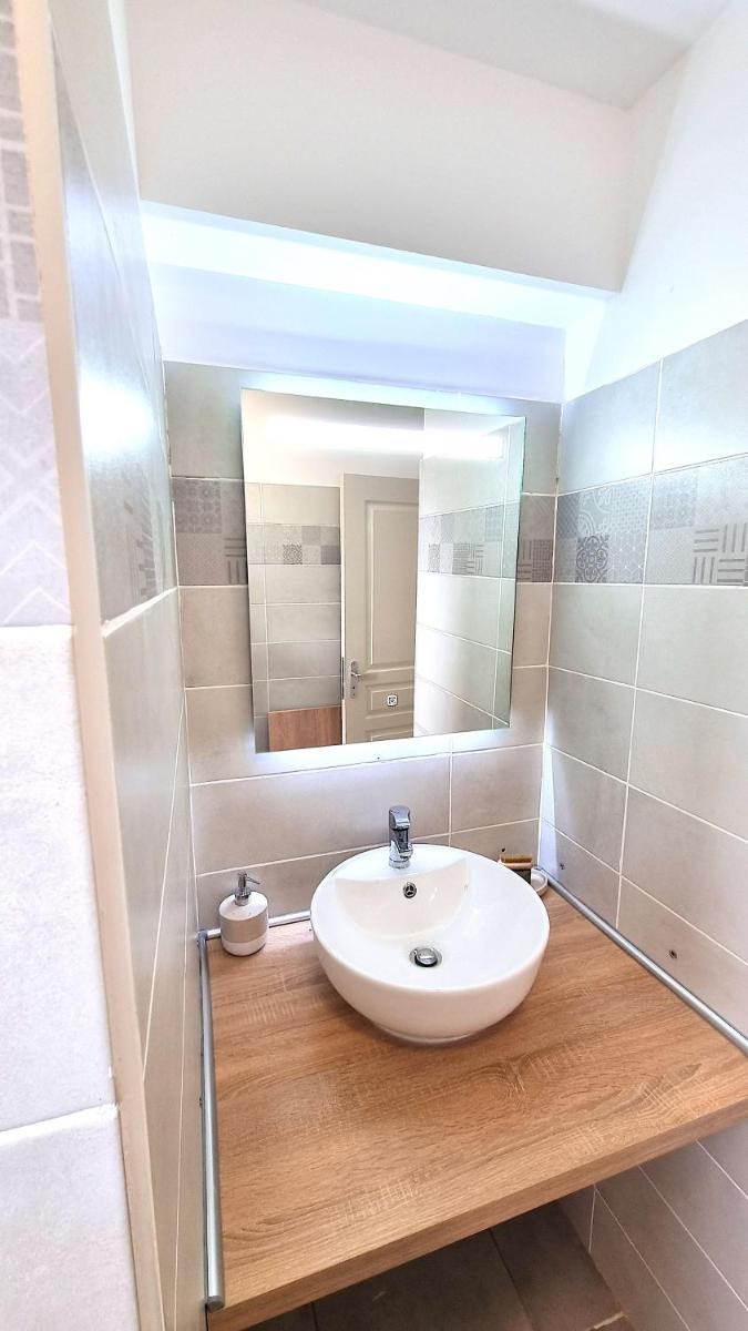 Appartement 2 chambres, avec jardin, grande terrasse, Barbecue, 8 min du centre ville - Housity