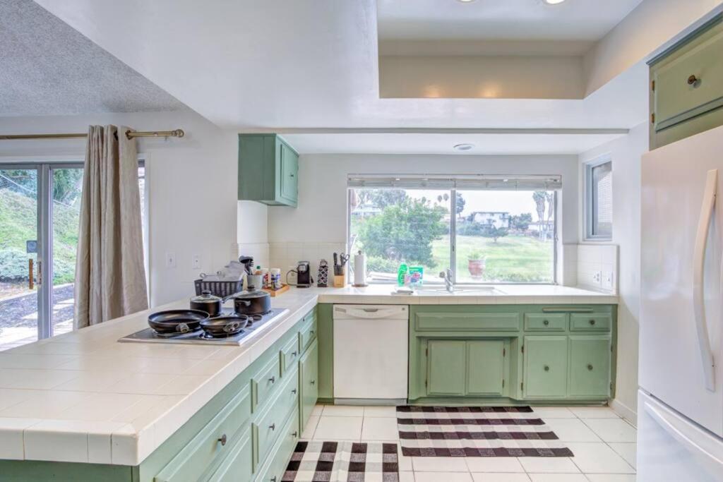 4B2B Quiet & Beautiful Golf view Vacation Home - Housity