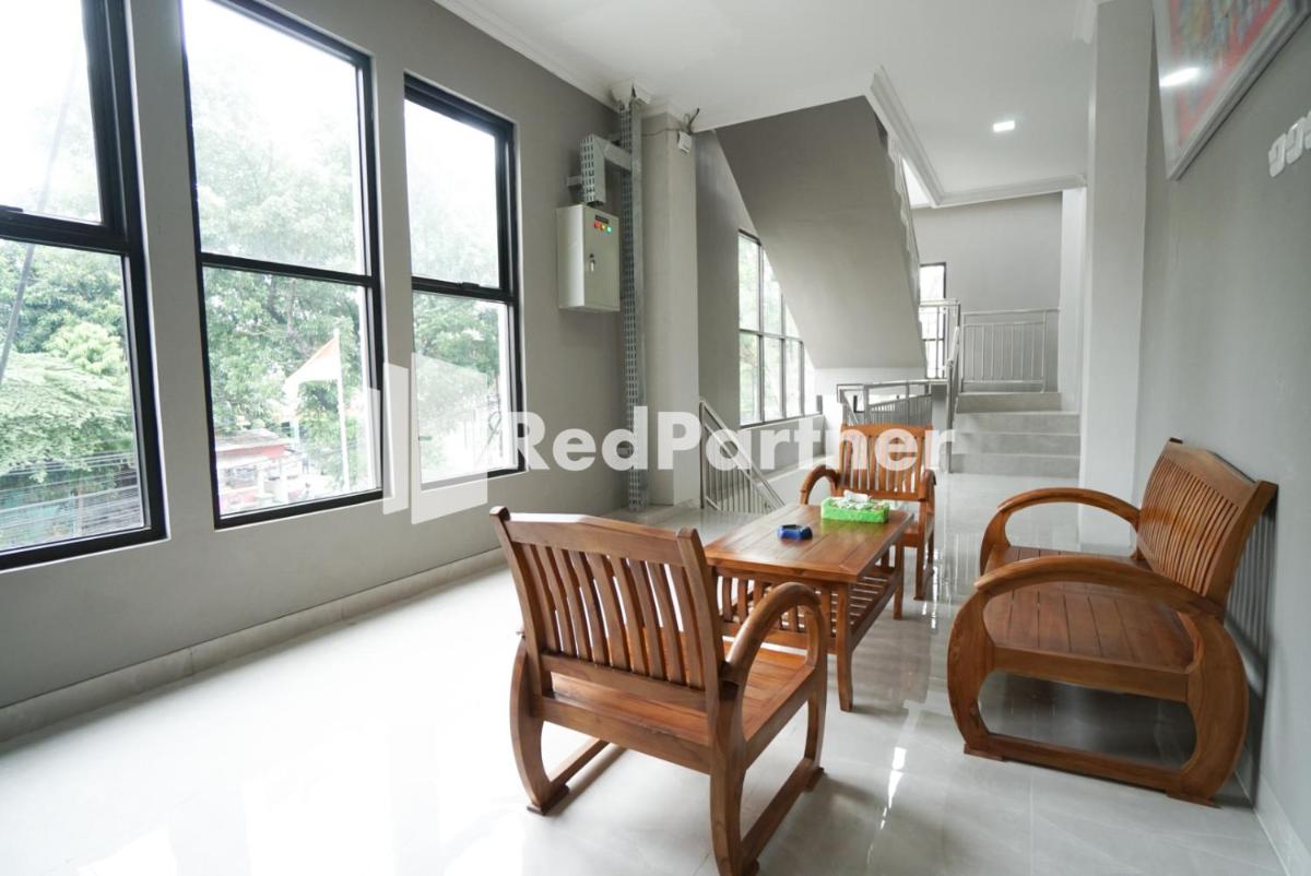 Roemah Tebet Mitra RedDoorz - Housity