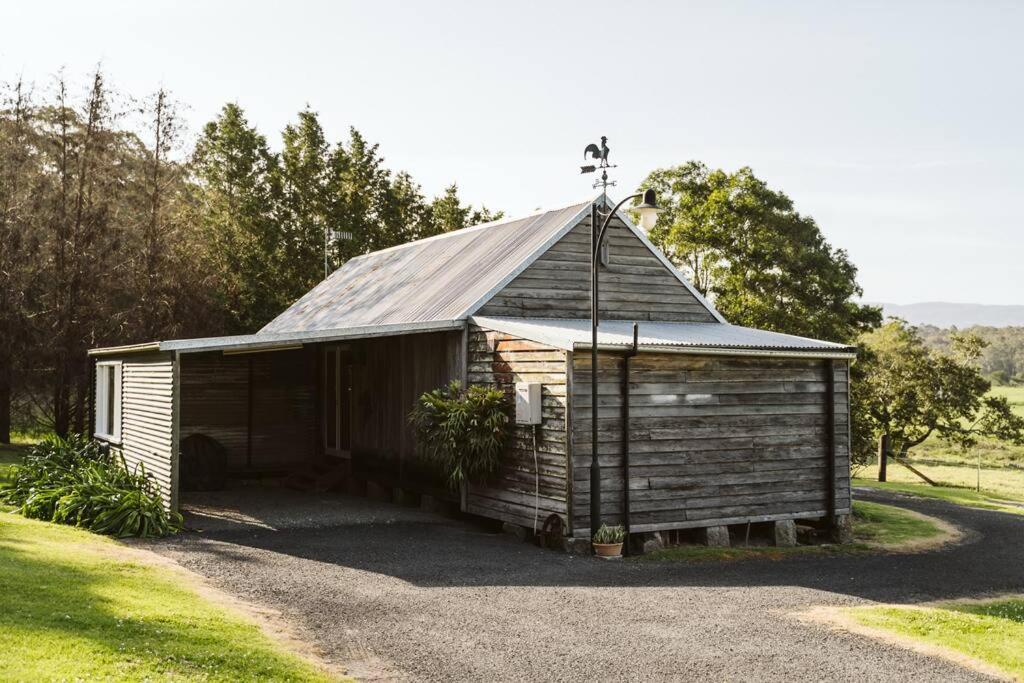 Picturesque Barn located on the Shoalhaven River - Housity