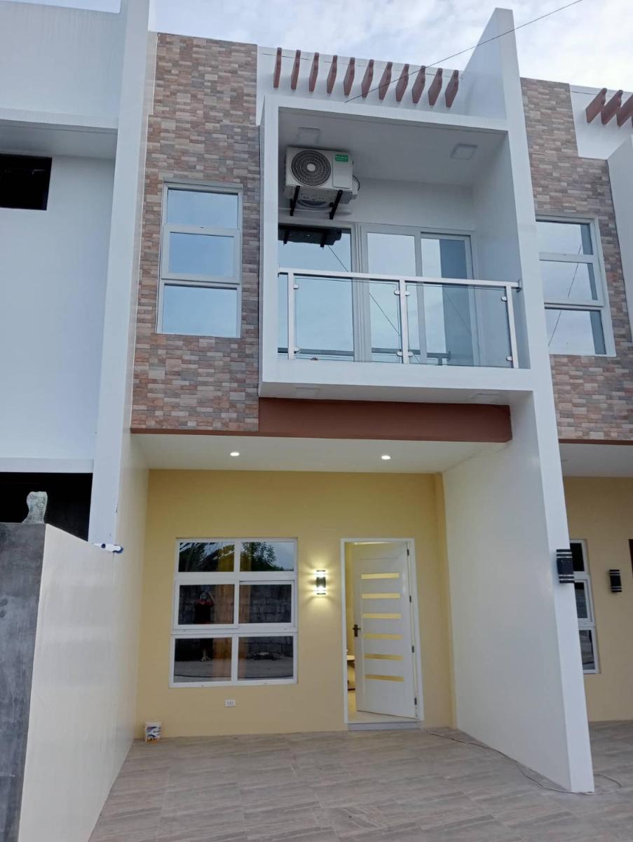 Popular Beachside Townhouse 3 in La Union - Housity