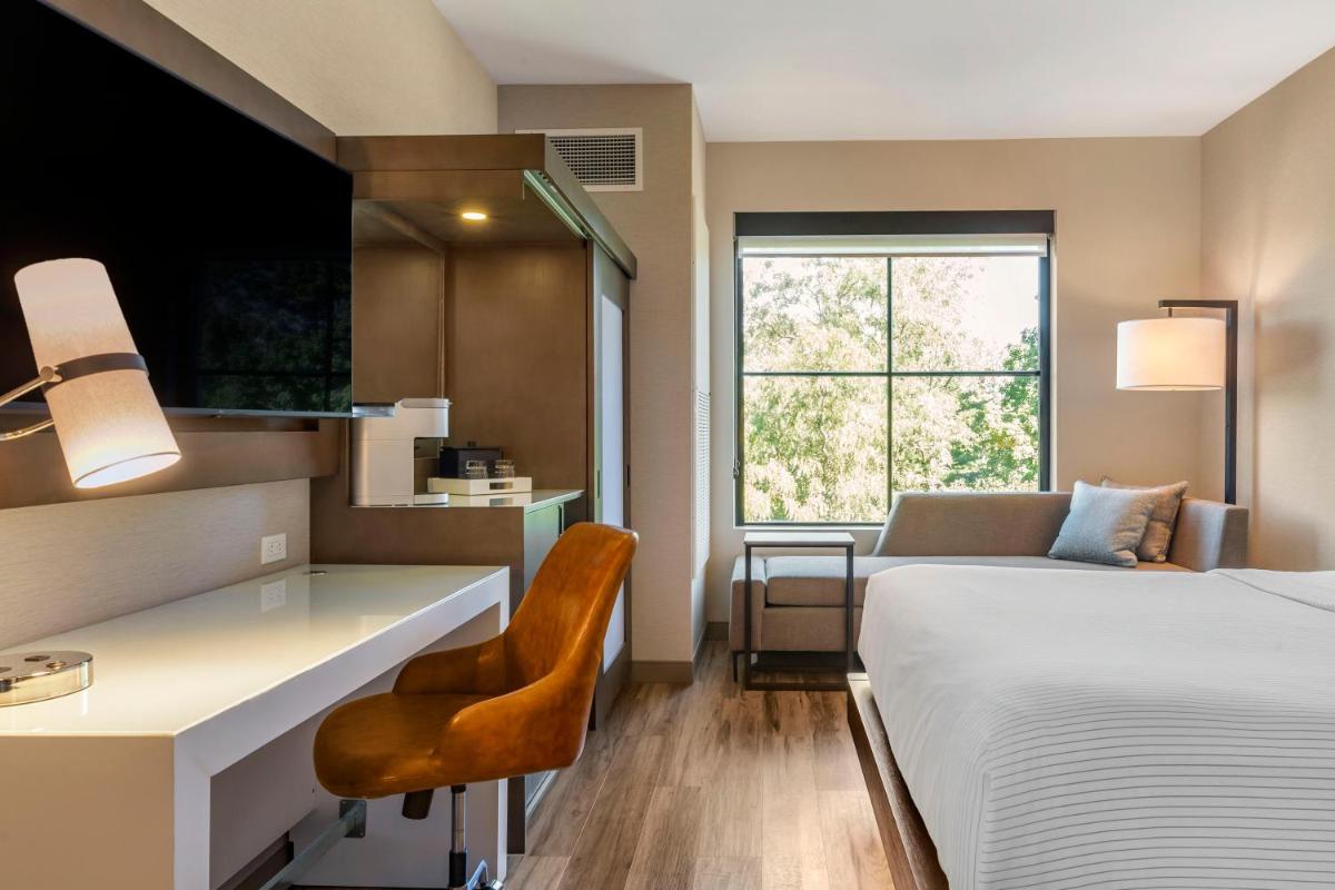 Cambria Hotel New Haven University Area - Hizvo