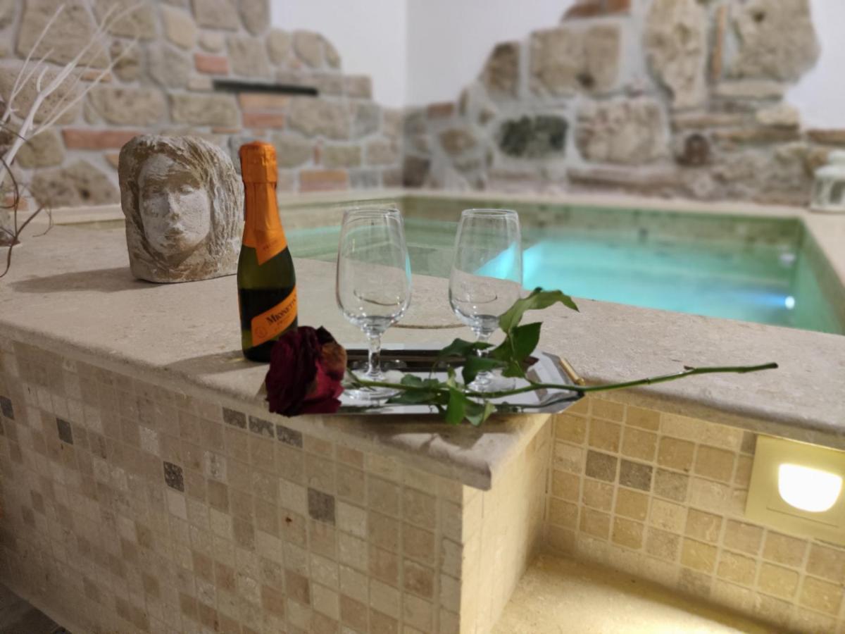 Janara - Arco di Traiano - Housity