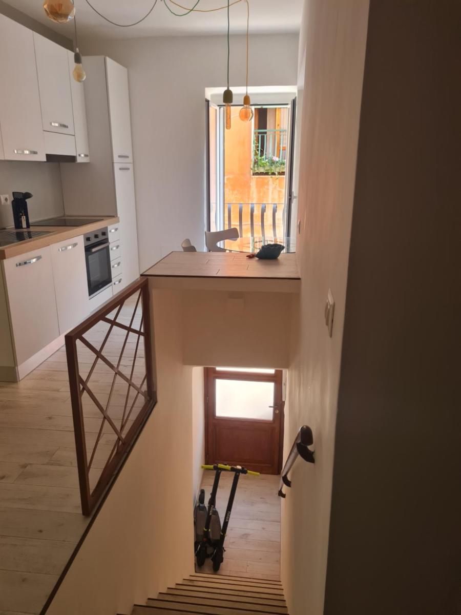 Lovely Corner - Housity