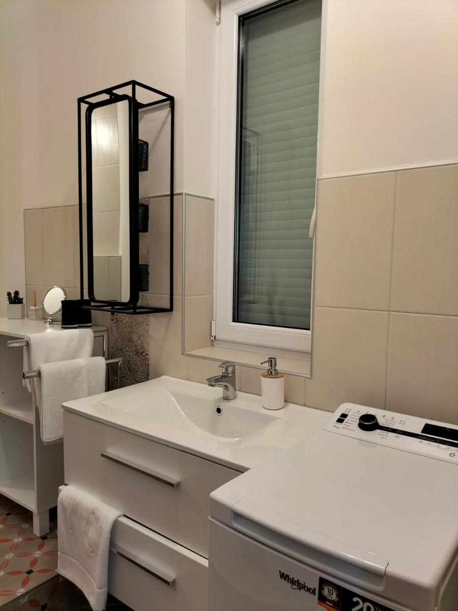 Sakura Studio Apartment - Housity