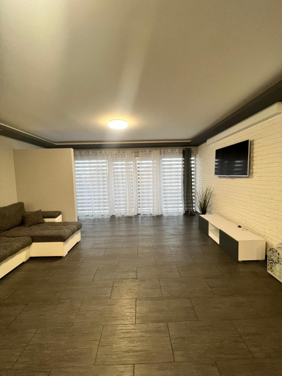 Prestige Apartament - Housity