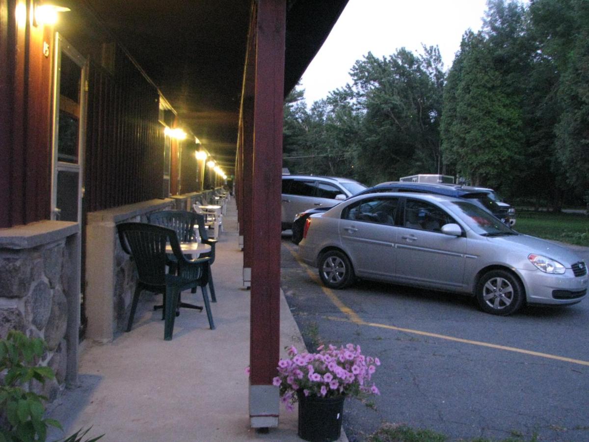 Motel Le Charentais - Housity