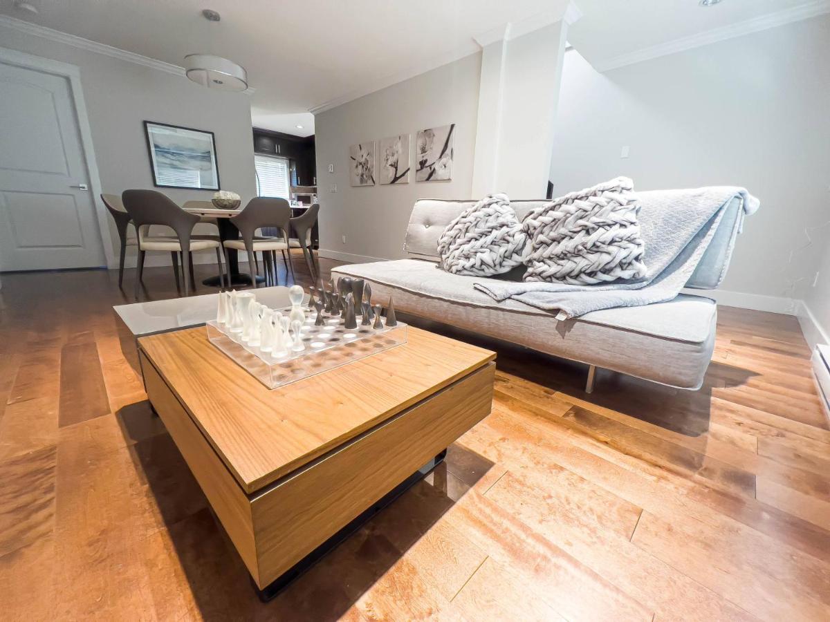 Quiet home with luxurious Master Suite - Housity