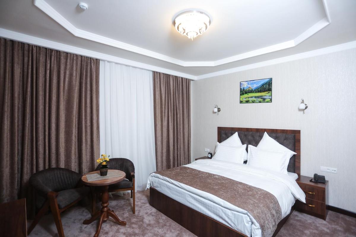 Khan Palace Hotel - Housity