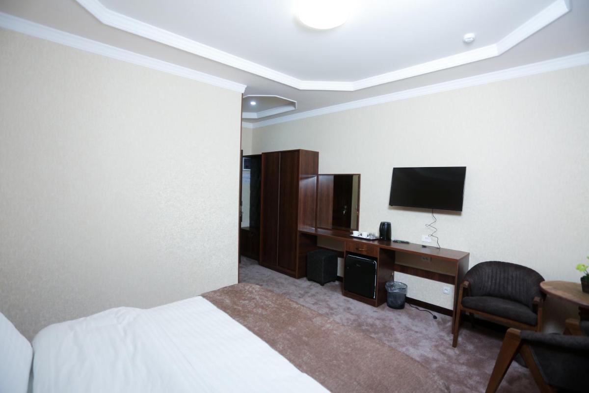 Khan Palace Hotel - Housity