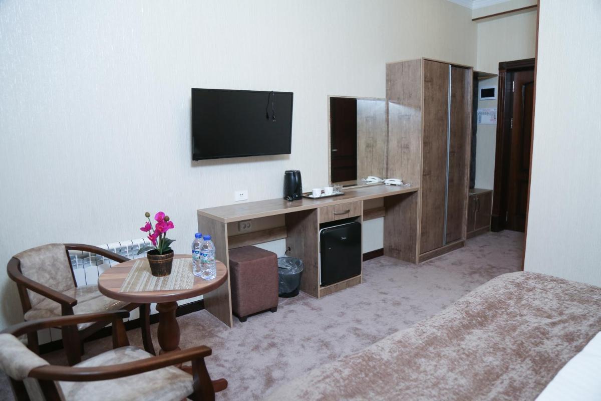 Khan Palace Hotel - Housity