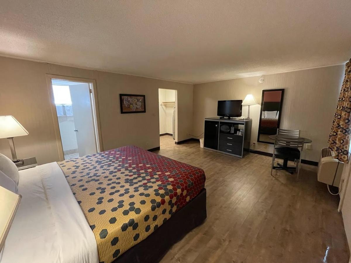 Economy Inn - Housity