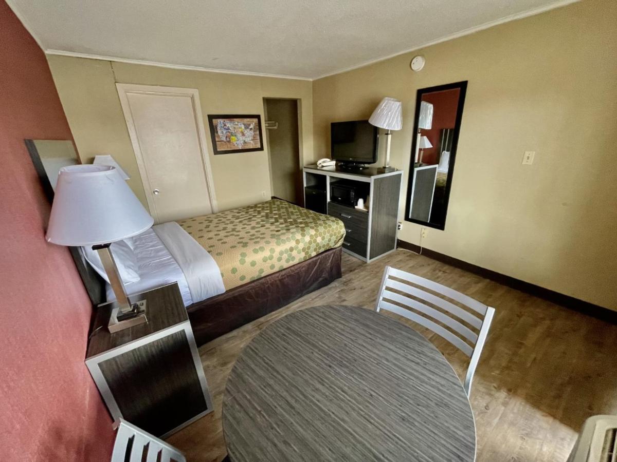 Economy Inn - Housity