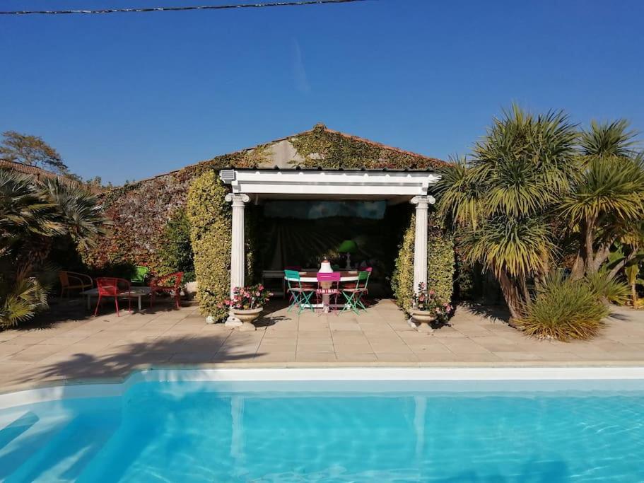 Villa grand communal, piscine, 18km de Bordeaux - Housity