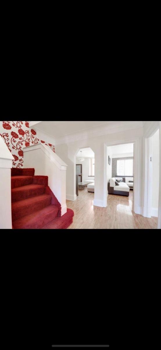 Beautiful mansion in private gated Rd Hot tub FREE SAUNA - Housity